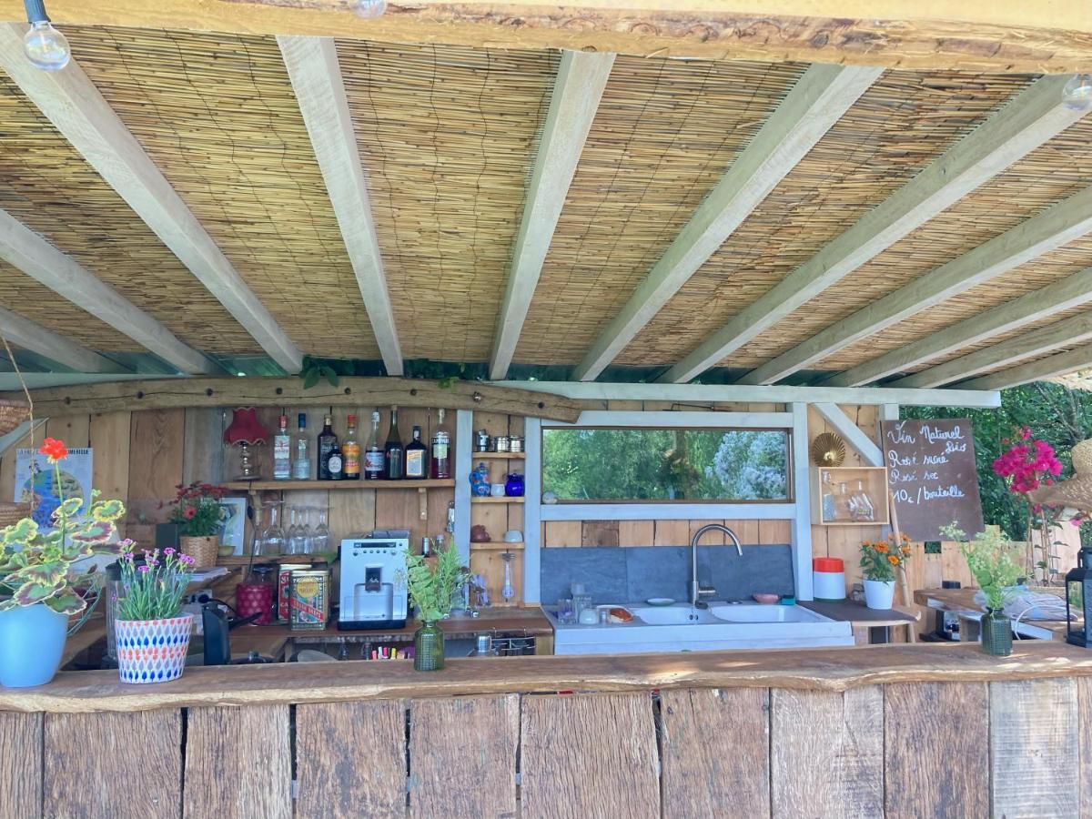 Cabane Bivouac Avec Echelle A L'Ombre Des Chenes Idrac-Respailles Luaran gambar